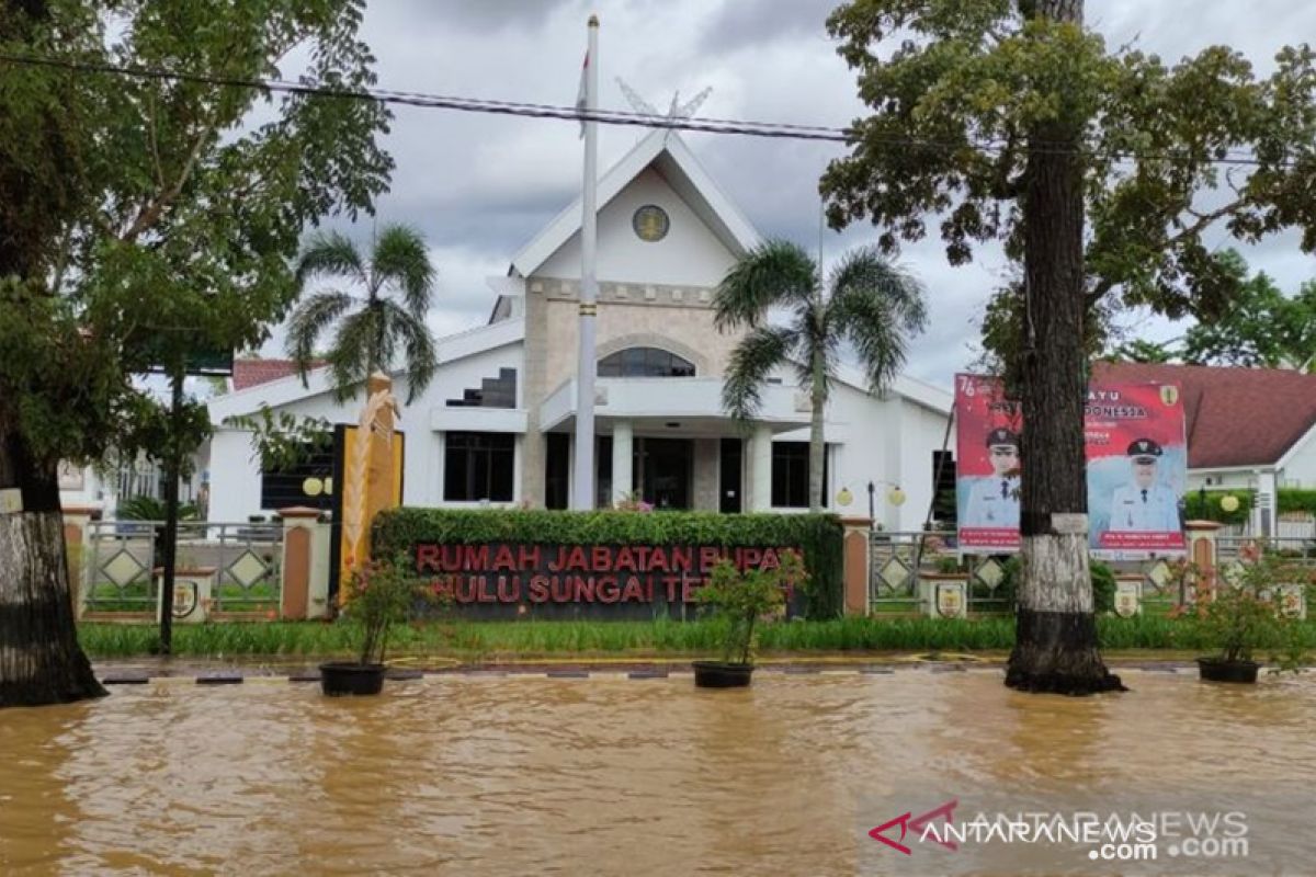 Sungai Hantakan meluap, BPBD imbau masyarakat wapadai banjir