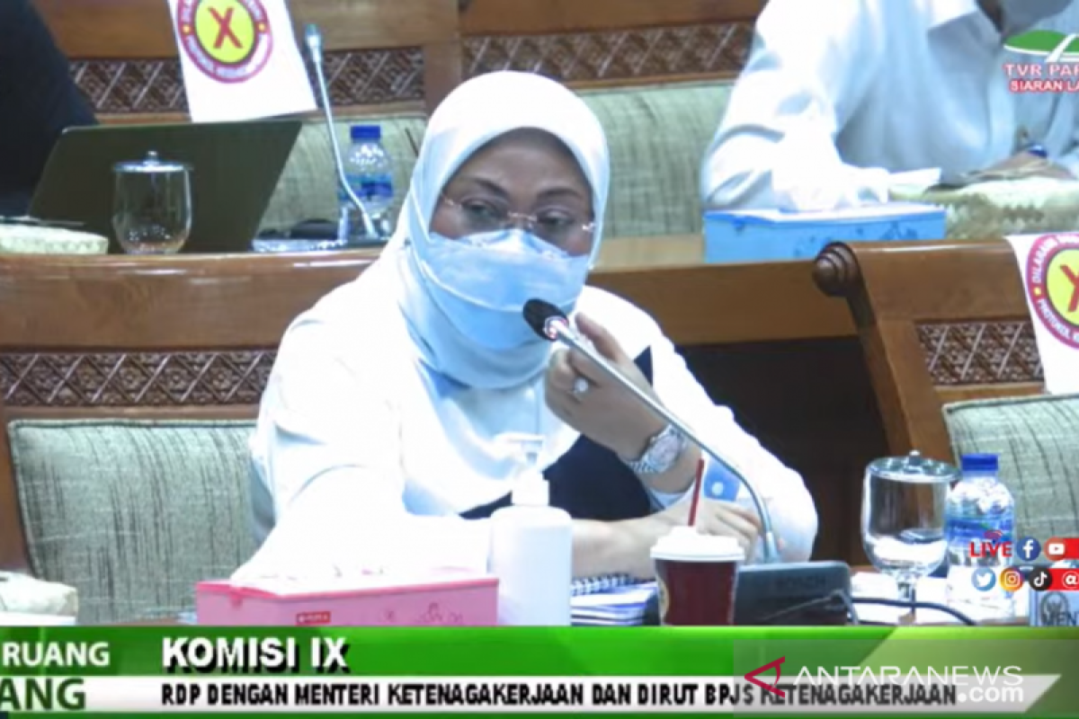 Menaker Ida Fauziyah sebut penciptaan lapangan pekerjaan Indonesia mulai membaik