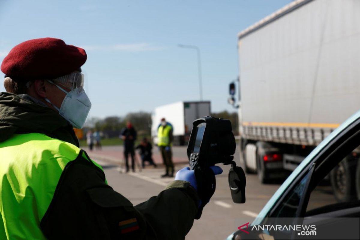 Lithuania wajibkan pemakaian masker medis