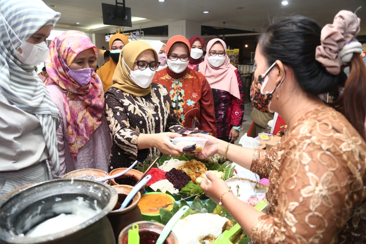 Pemangku kepentingan di Kota Surabaya didorong sediakan ruang pameran UMKM