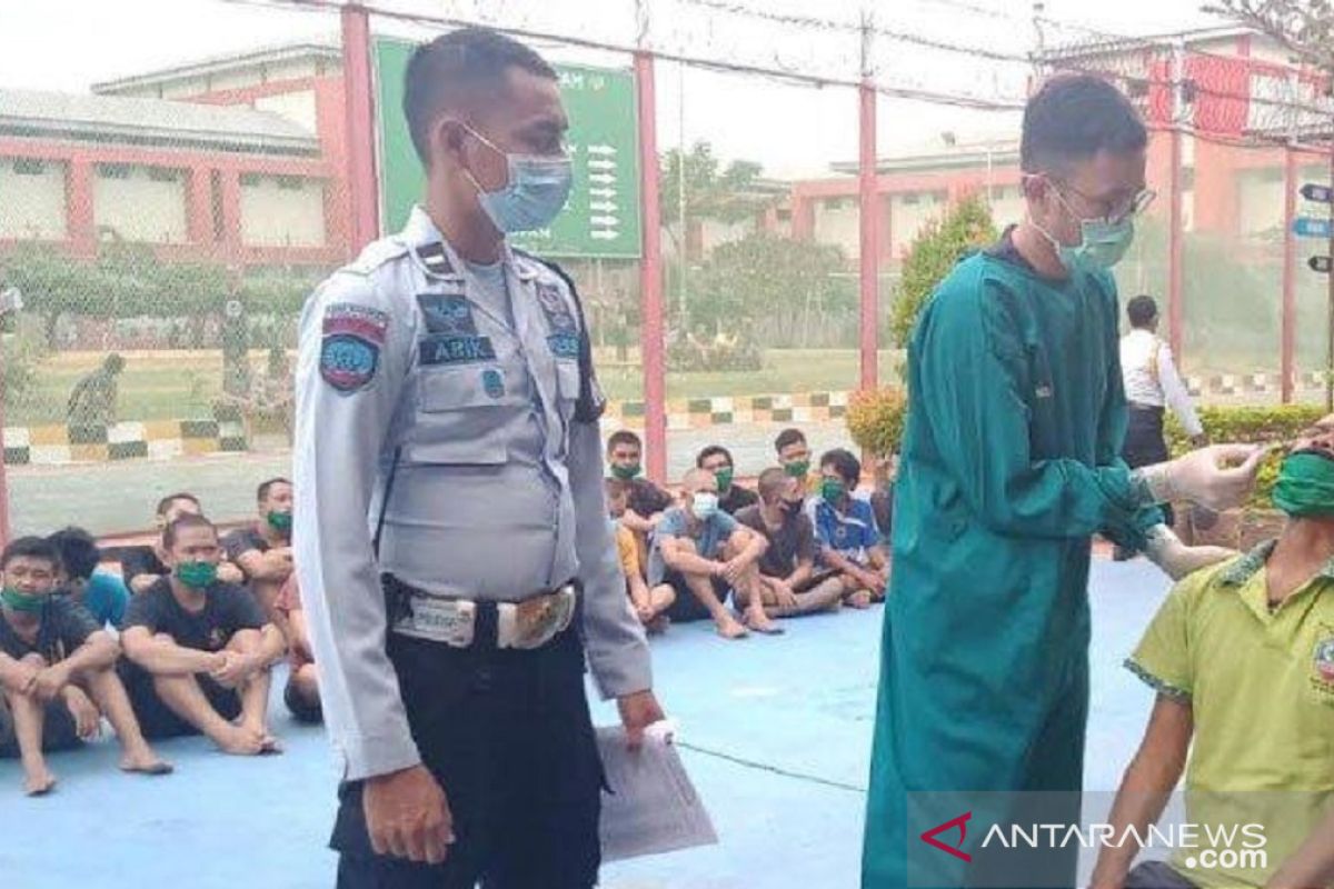 Lapas narkotika lakukan tes antigen narapidana asal Surabaya