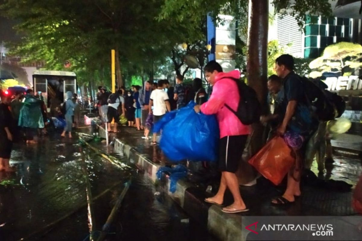 Satgas PPLN bubarkan demonstrasi imigran di depan kantor perwakilan UNHCR Makassar