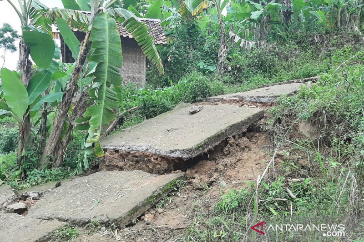 BIG tetapkan 10 kecamatan di Bogor berpotensi tinggi bencana akibat tanah bergerak