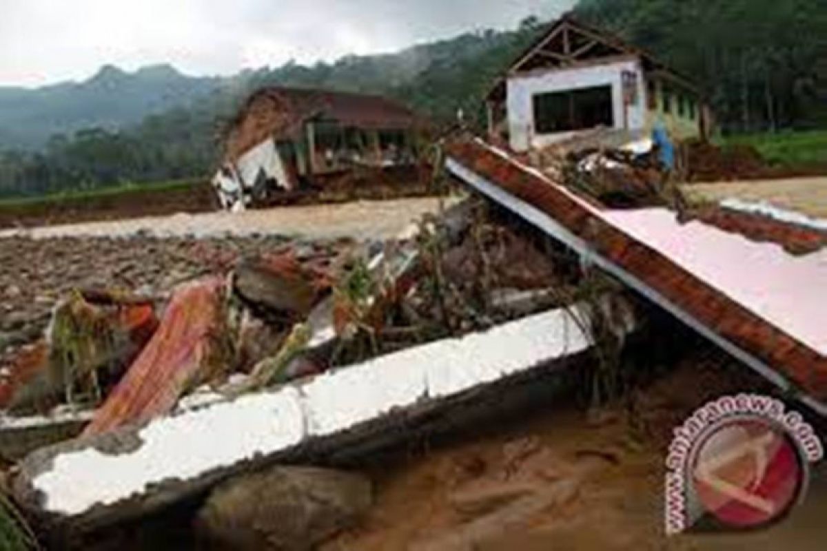 Miliki kontur perbukitan, longsor ancam 45 desa di Trenggalek-Jatim