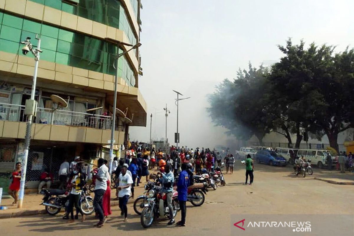 Tiga ledakan bom bunuh diri terjadi di Uganda