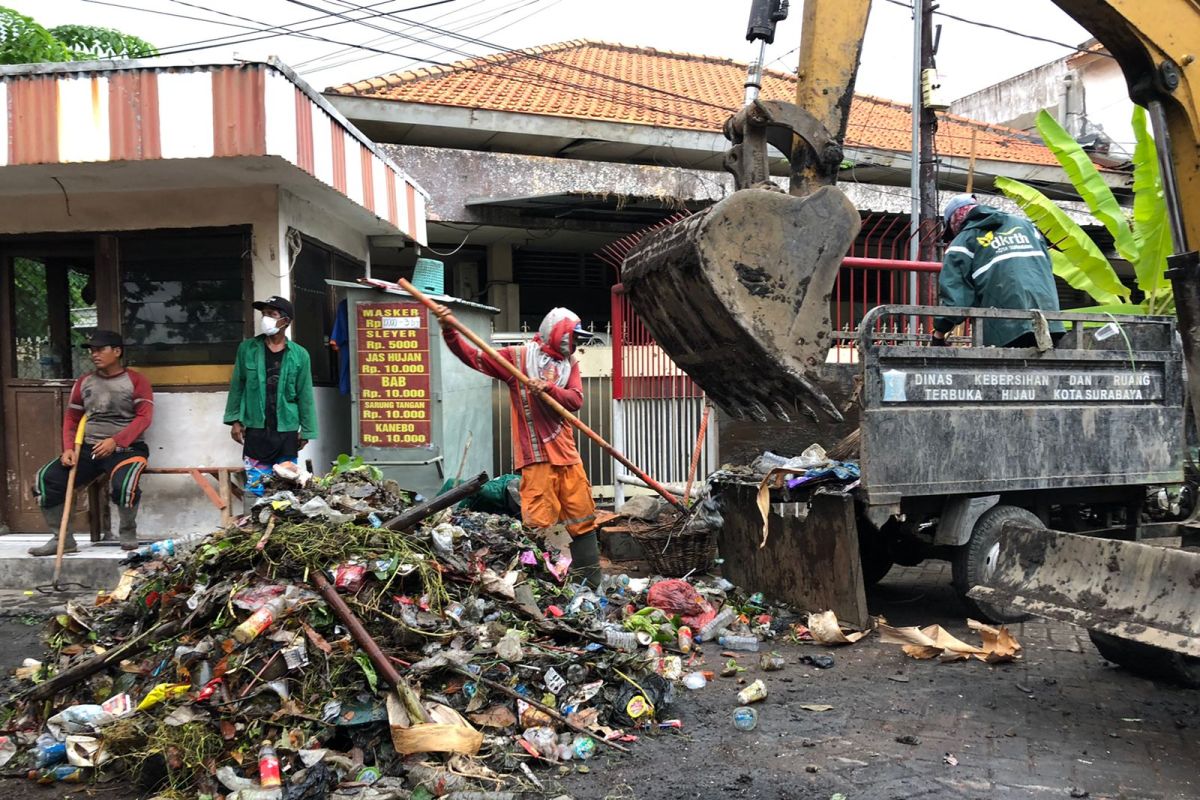 Musim hujan, DKRTH Surabaya optimalkan perantingan dan pembersihan gorong-gorong