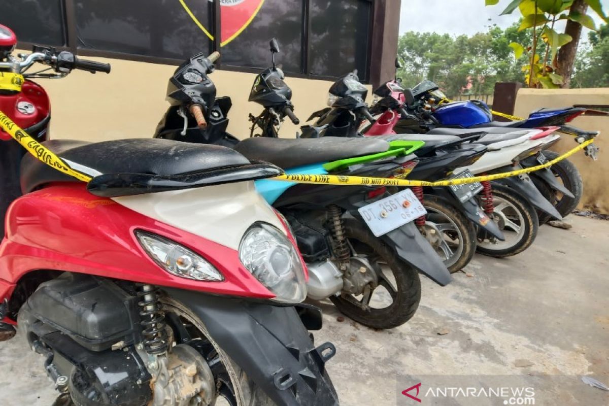 Polda Sultra menangkap pelaku pencurian 12 unit sepeda motor