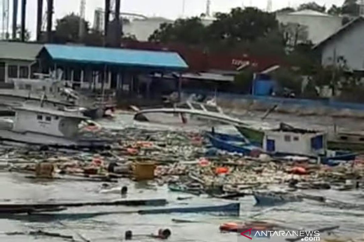 Nelayan Kota Kupang keluhkan tak ada bantuan bencana Seroja