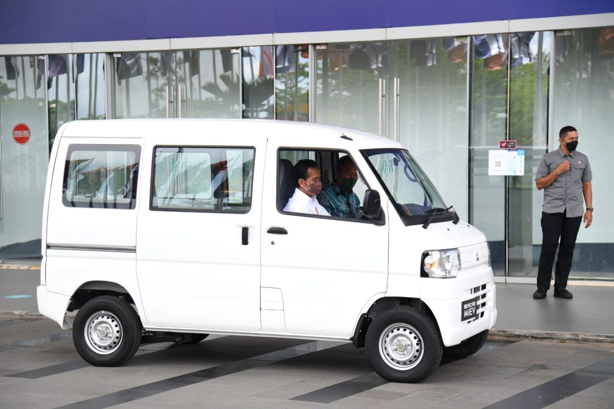 Presiden dorong pembangunan ekosistem mobil listrik