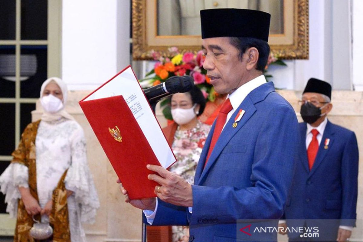 Jokowi perintahkan percepat realisasi APBN dan APBD
