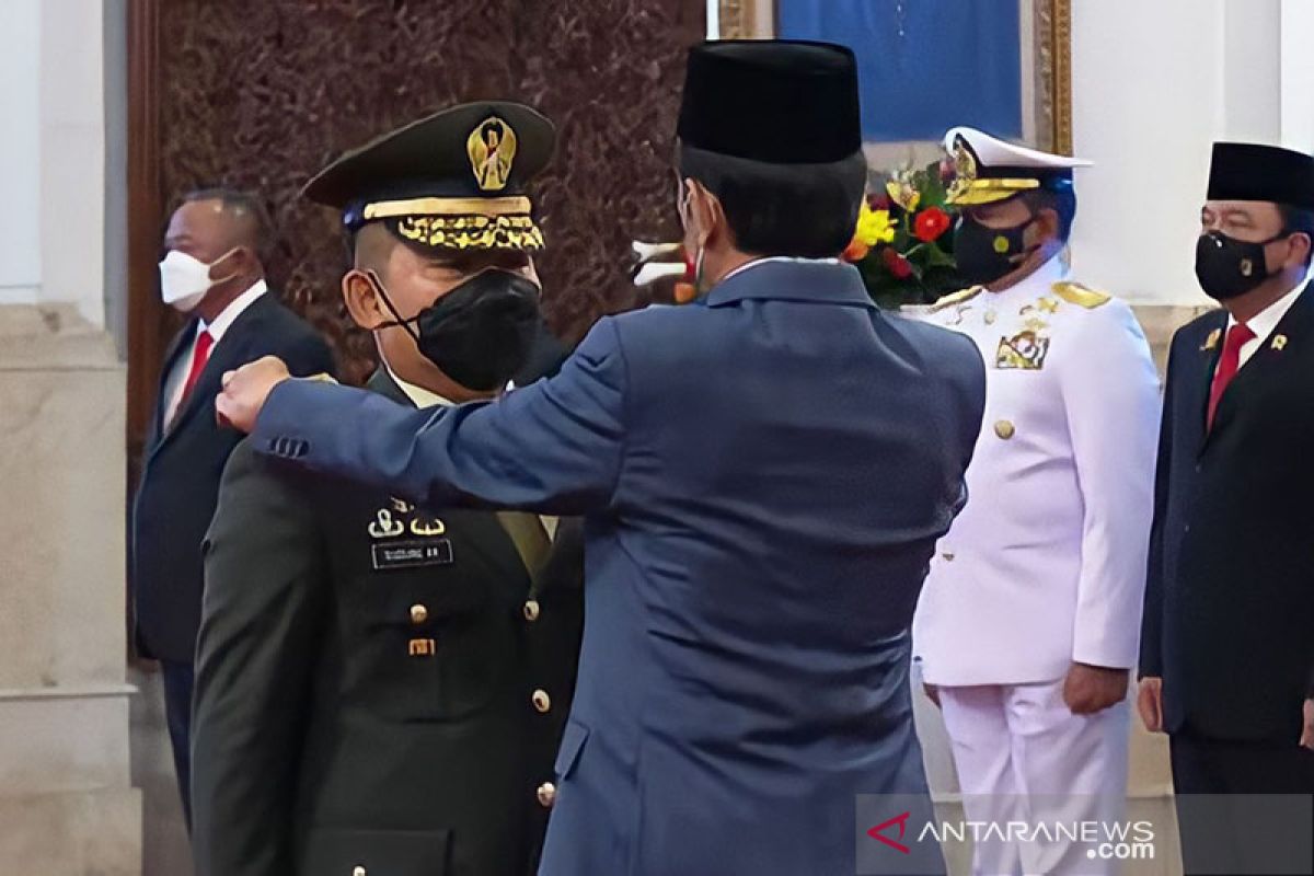 Presiden Jokowi lantik Dudung Abdurachman sebagai Kasad