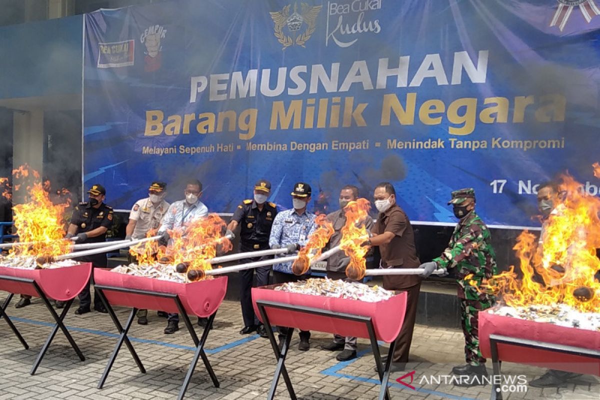 KPPBC Kudus musnahkan delapan ton rokok ilegal