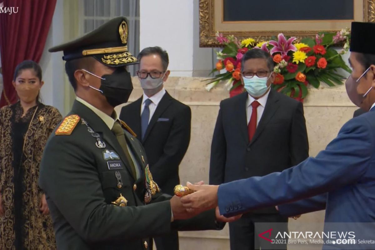 Presiden Jokowi lantik Panglima TNI Jenderal Andika Perkasa