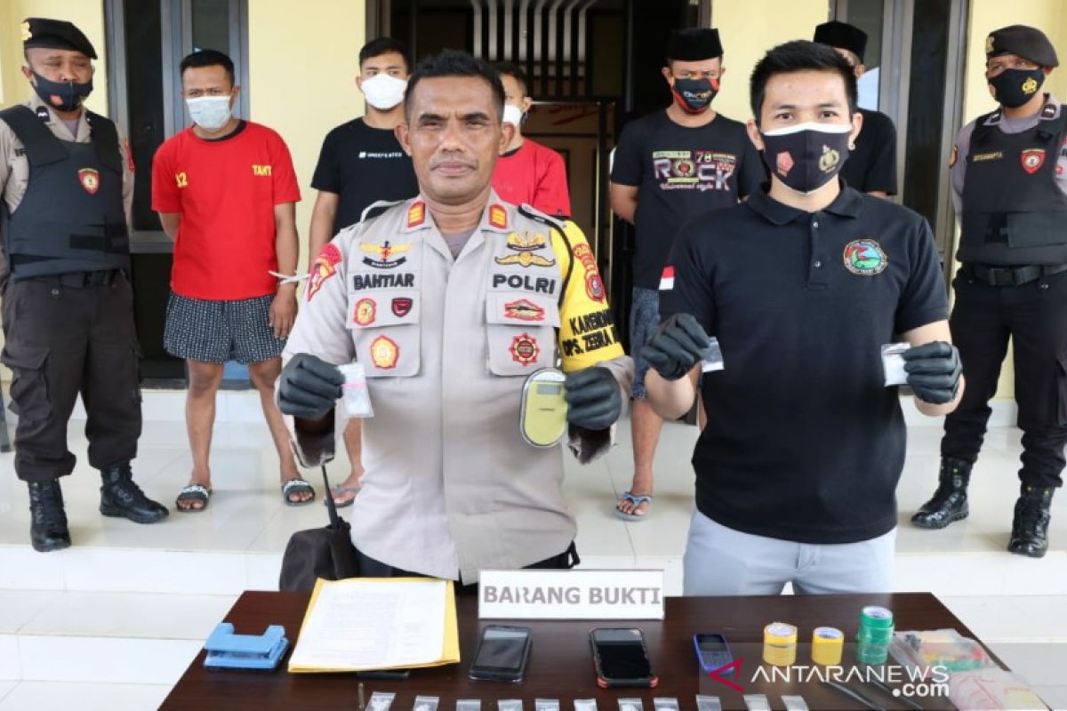 Polres Kendari Sultra tangkap lima pengedar sabu-sabu