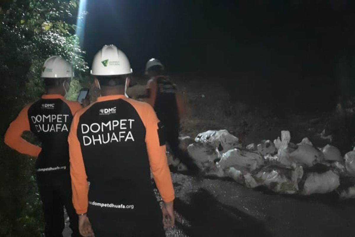 LKC Dompet Dhuafa sigap tangani penyintas tanah longsor