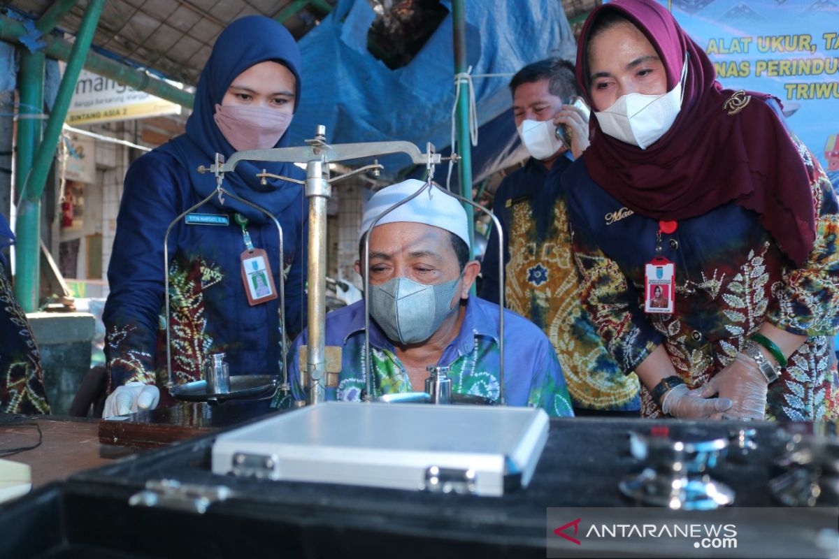 Wabup Banjar pantau tera ulang di Pasar Niaga