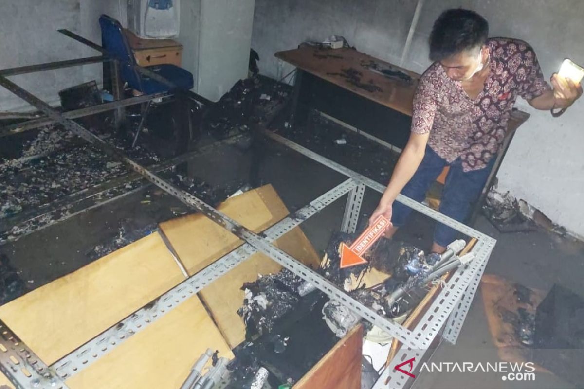 Usai terbakar pelayanan di Disdukcapil Palembang pindah sementara