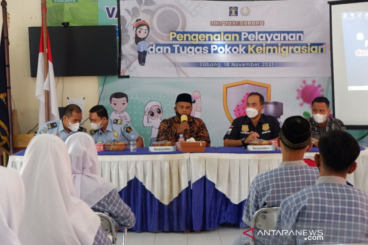 Imigrasi Sabang sosialisasi keimigrasian ke sekolah