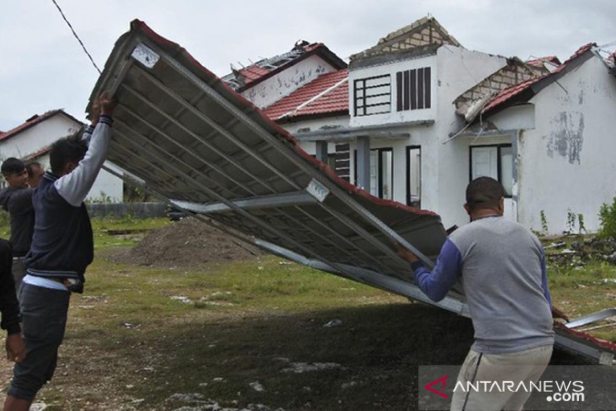 BPBD NTT bantu 21,3 ton beras untuk korban Seroja di Sikka