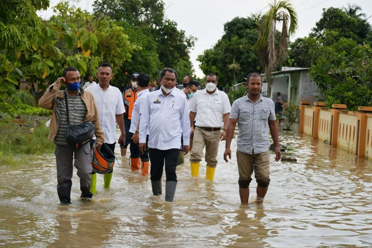 Sergai kerahkan alat berat minimalisir dampak banjir