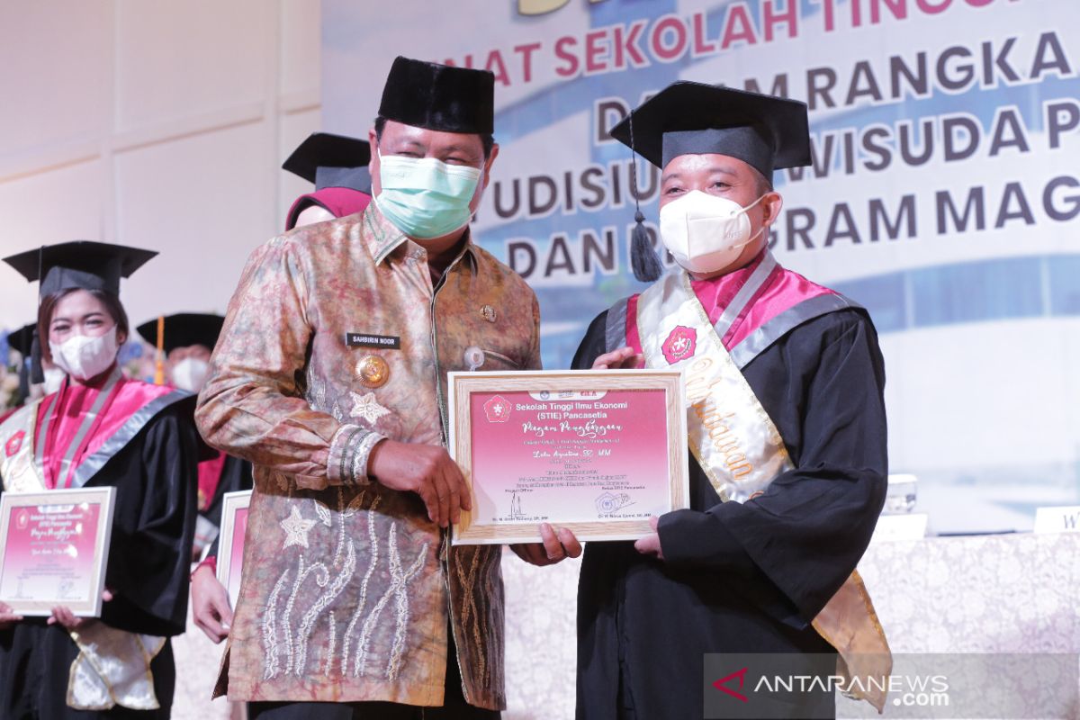 Paman Birin minta sarjana mampu  ciptakan peluang usaha baru