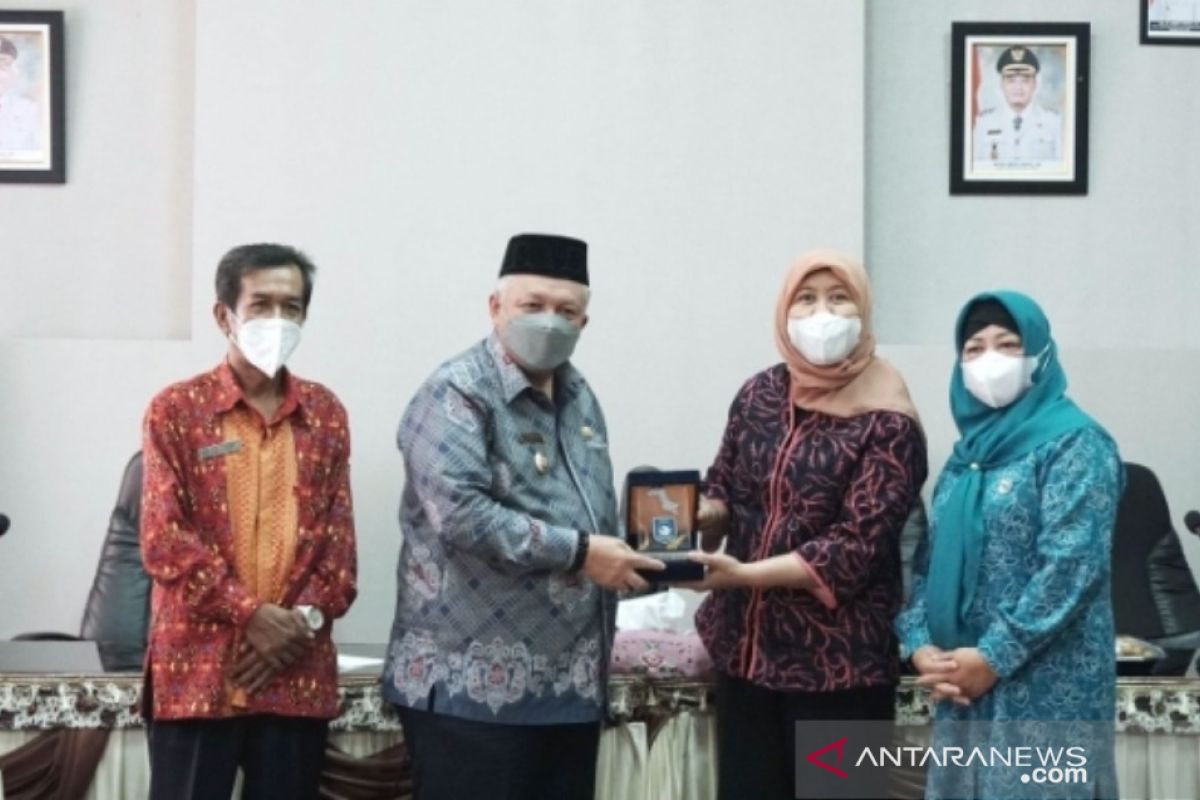 Pemkab Bangka Barat menyiapkan dua desa percontohan layak anak-ramah perempuan