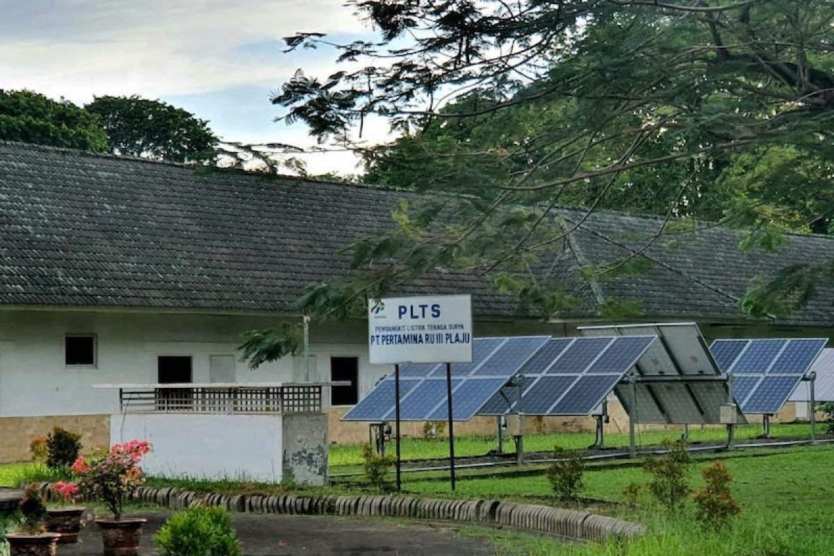 Kilang Pertamina Plaju pasang panel surya di rumah sakit