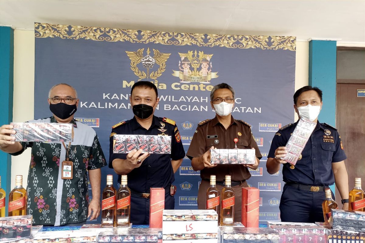 Bea Cukai musnahkan satu juta batang rokok dan minuman keras ilegal