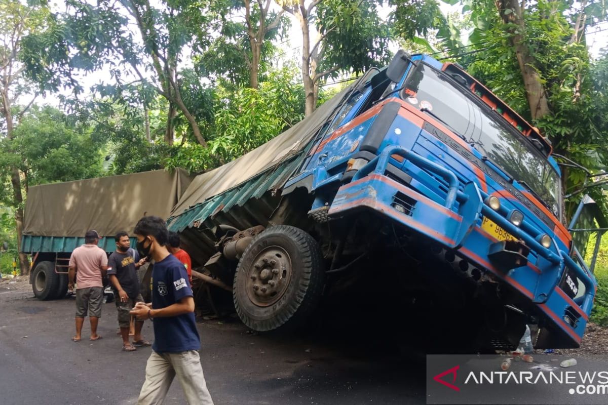 Satu orang terluka dalam kecelakaan beruntun di jalur pantura Situbondo