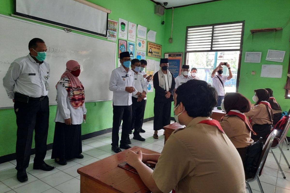 Pemkot Depok hentikan PTMT di Kecamatan Pancoranmas