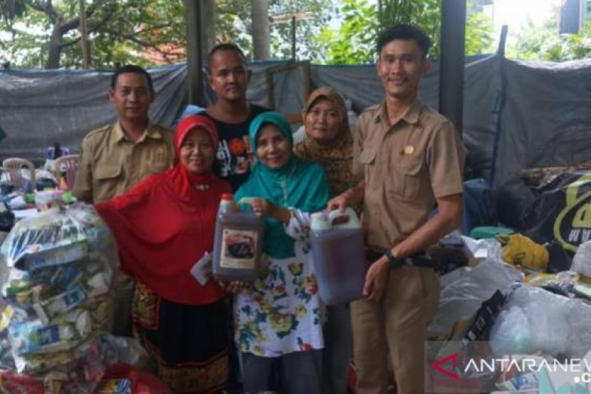 DLH Kota  Tangerang kumpulkan minyak jelantah kurangi pencemaran air