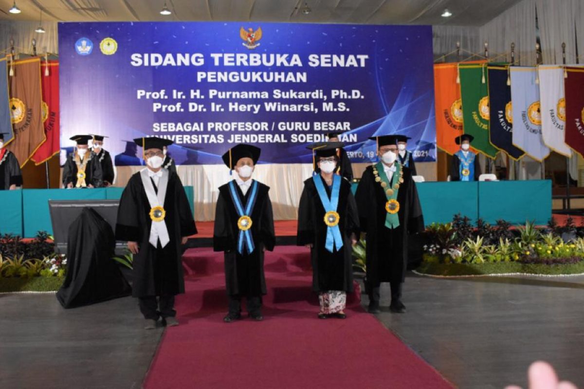 Universitas Jenderal Soedirman kukuhkan dua profesor baru