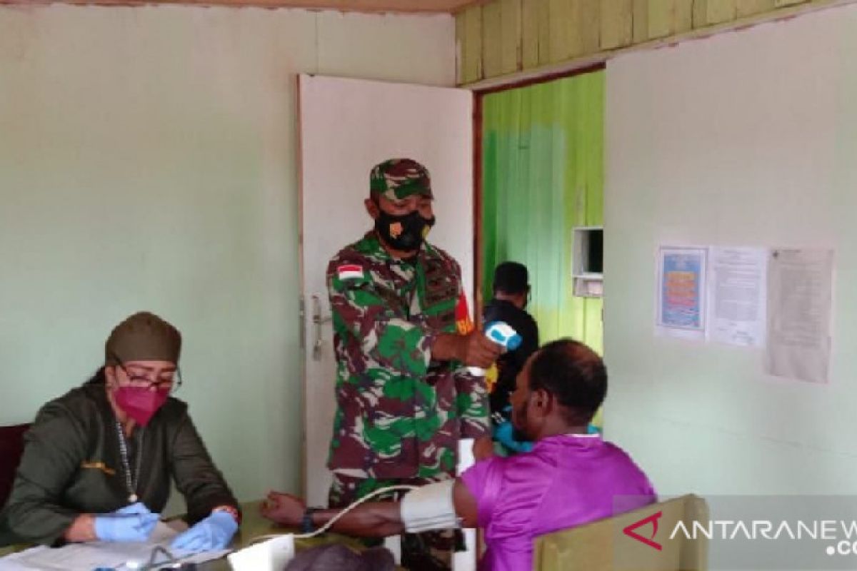 TNI-Dinkes gencarkan serbuan vaksinasi warga di Bovel Digoel Papua