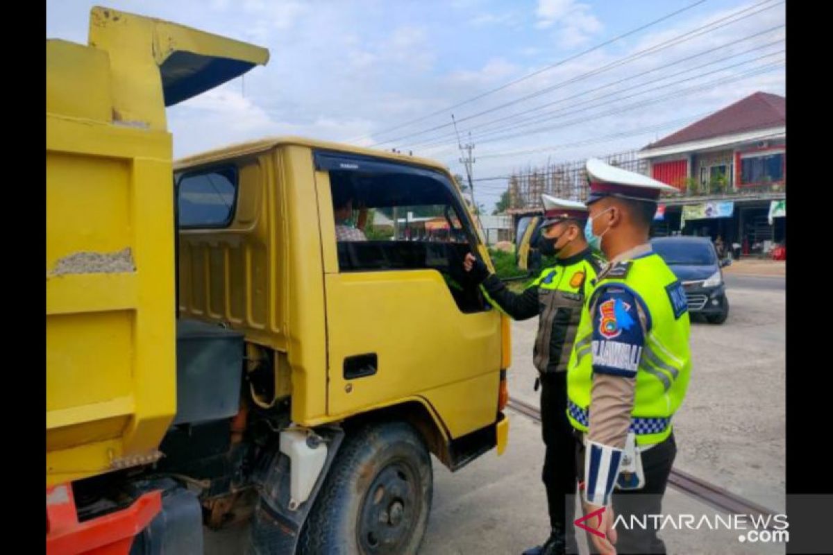 Polres Bangka Tengah beri sanksi wajib vaksin bagi pelanggar lalu lintas