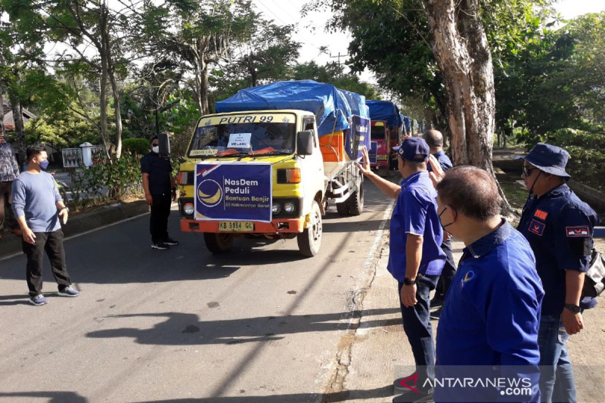 NasDem Kalbar distribusikan 8.000 paket sembako untuk korban banjir