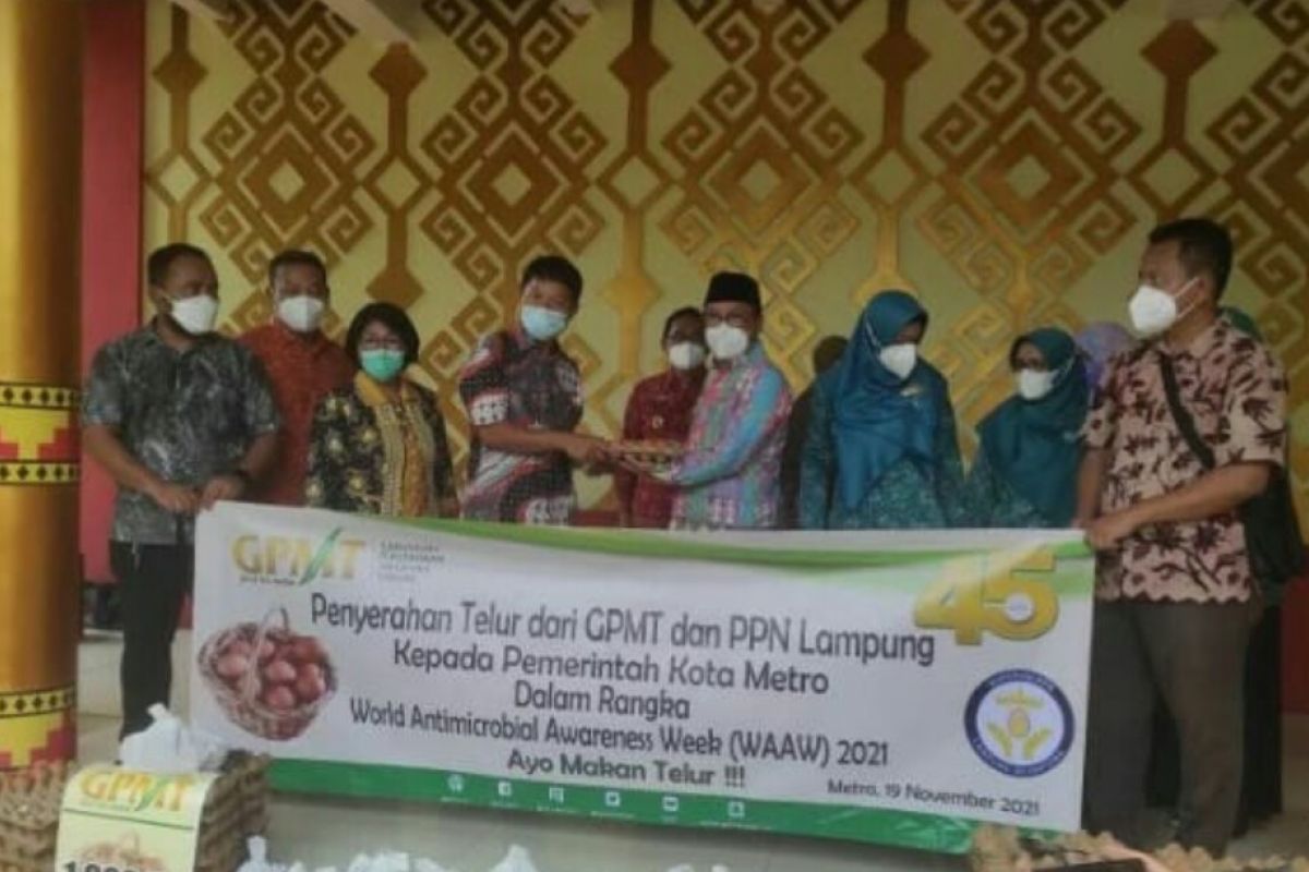 Pemkot Metro bersama pengusaha bagikan 1 ton telur untuk masyarakat