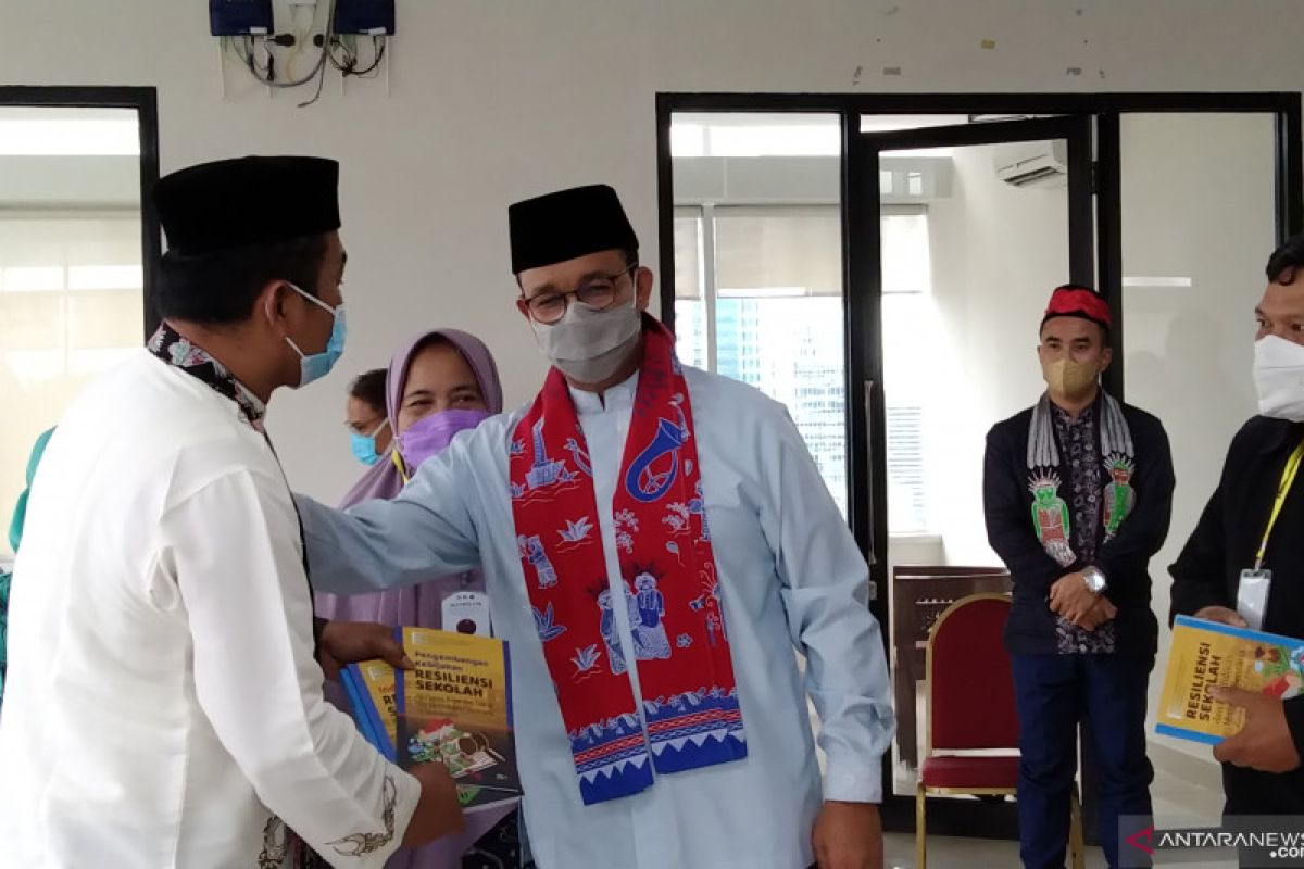 Gubernur DKI Jakarta kaji penerapan aturan PPKM level tiga pada akhir tahun