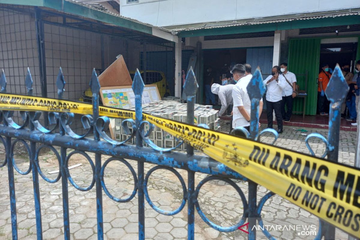 Terlibat pendanaan teroris JI, Densus tangkap 14 orang