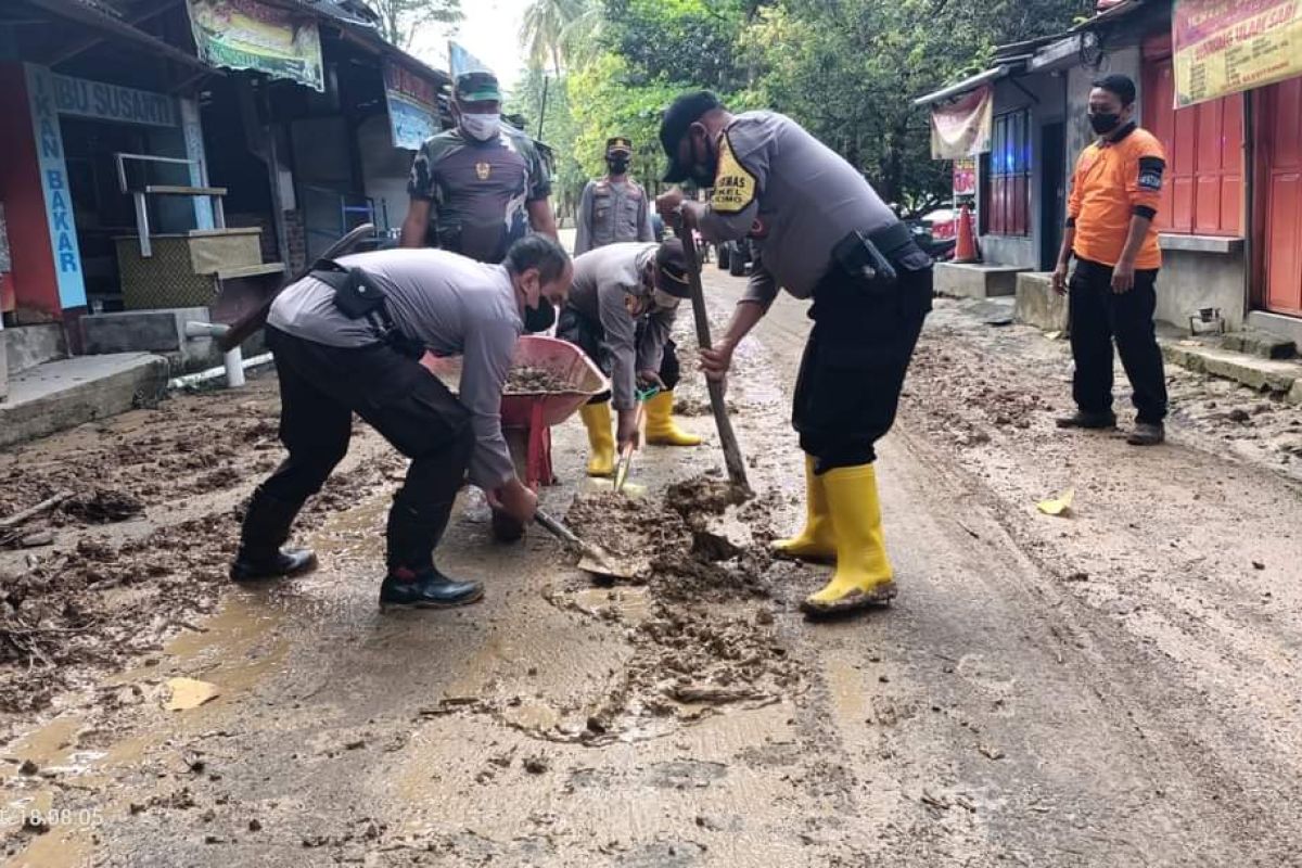 Antisipasi banjir-longsor susulan, Polres Trenggalek siagakan satgas bencana