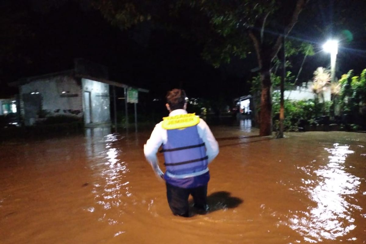 Dua kecamatan di Jember dilanda banjir dan tanah longsor