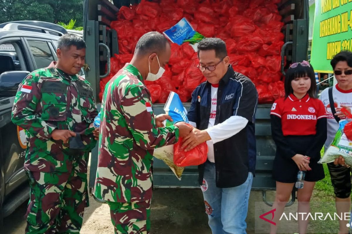 Perhimpunan Tionghoa Kalimantan Barat bantu korban banjir 4.000 paket sembako