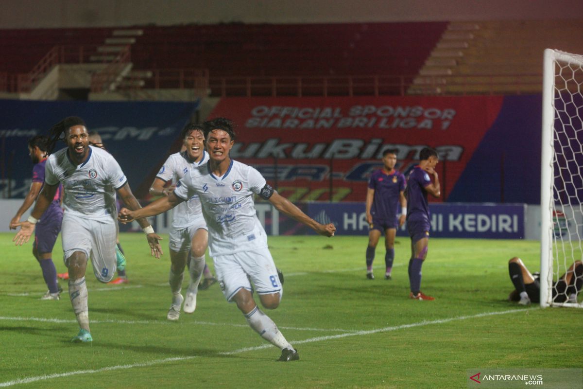 Arema FC menekuk Persik Kediri 3-2
