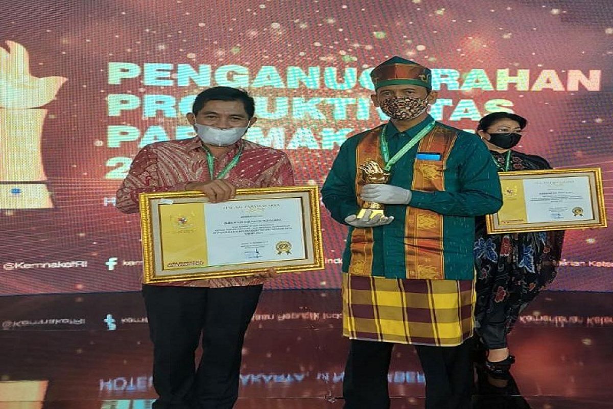 Sultra raih penghargaan Paramakarya 2021 dari Kemenaker