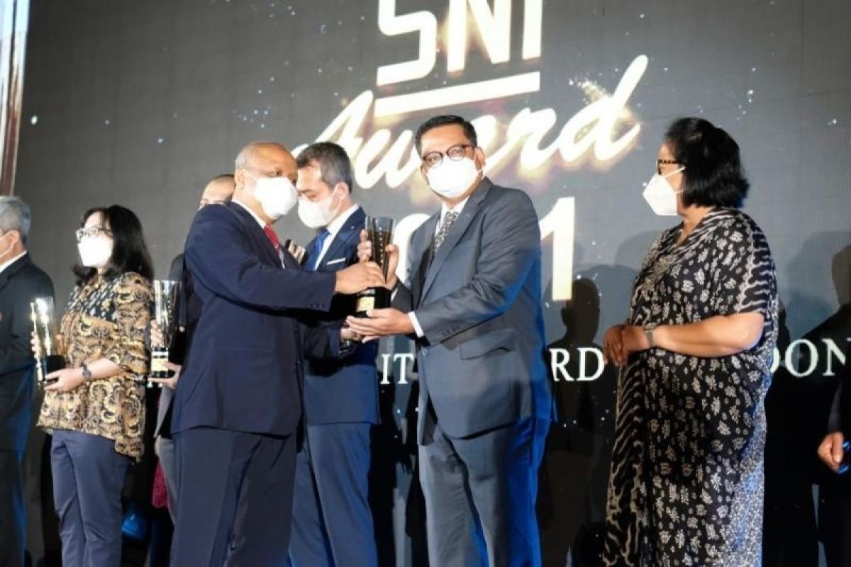 Peruri raih penghargaan peringkat perak di SNI Award 2021