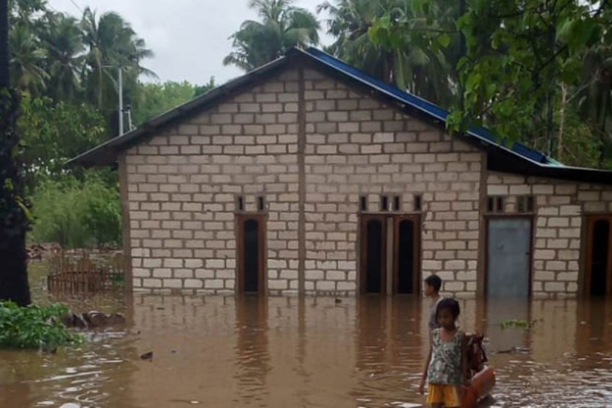 26 KK di Rote Ndao mengungsi akibat banjir