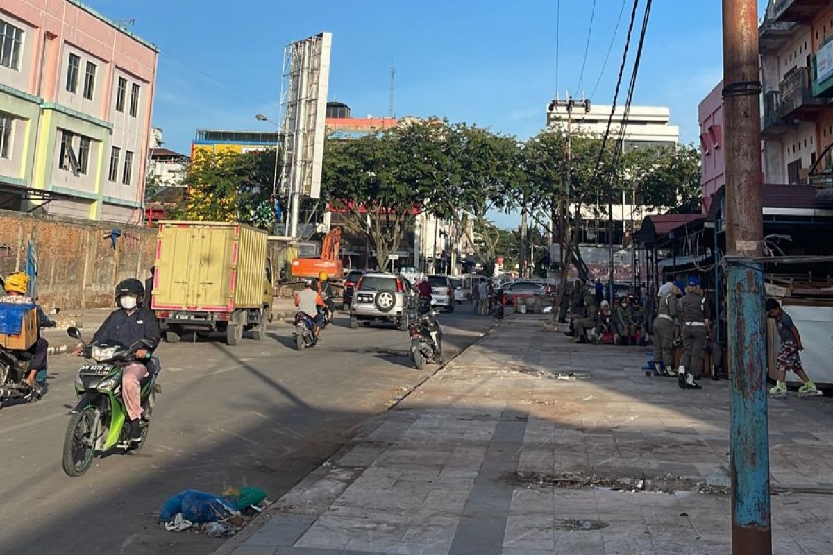 Fungsikan jalan Agus Salim, ratusan pedagang Pekanbaru direlokasi