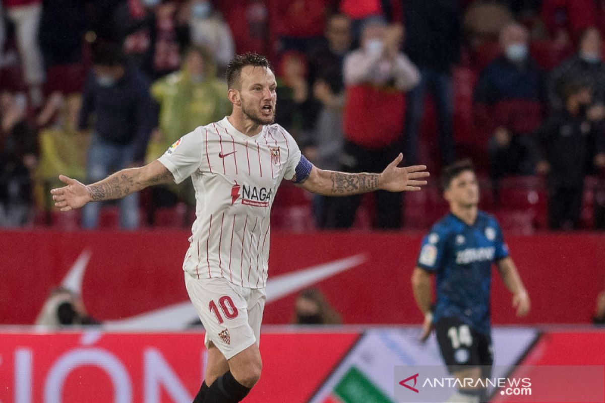 Gol larut Ivan Rakitic selamatkan Sevilla dari kekalahan dari Alaves