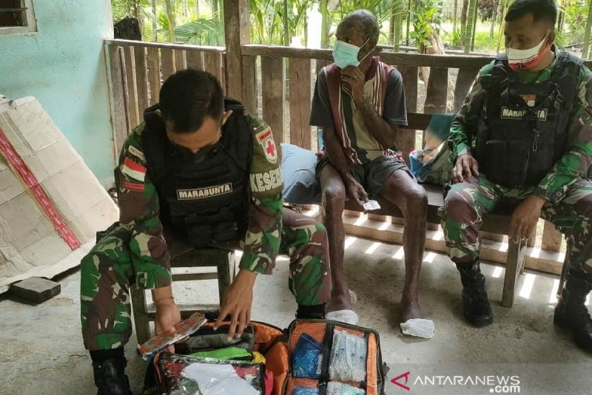 Warga perbatasan RI-PNG diperiksa kesehatan