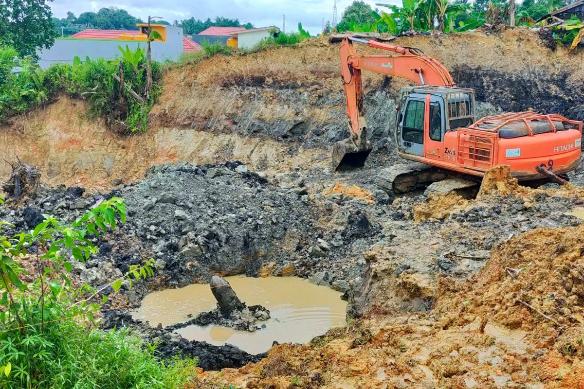 Brimob Polda Kaltara Evakuasi Bom Udara di Tarakan yang Diduga Masih Aktif