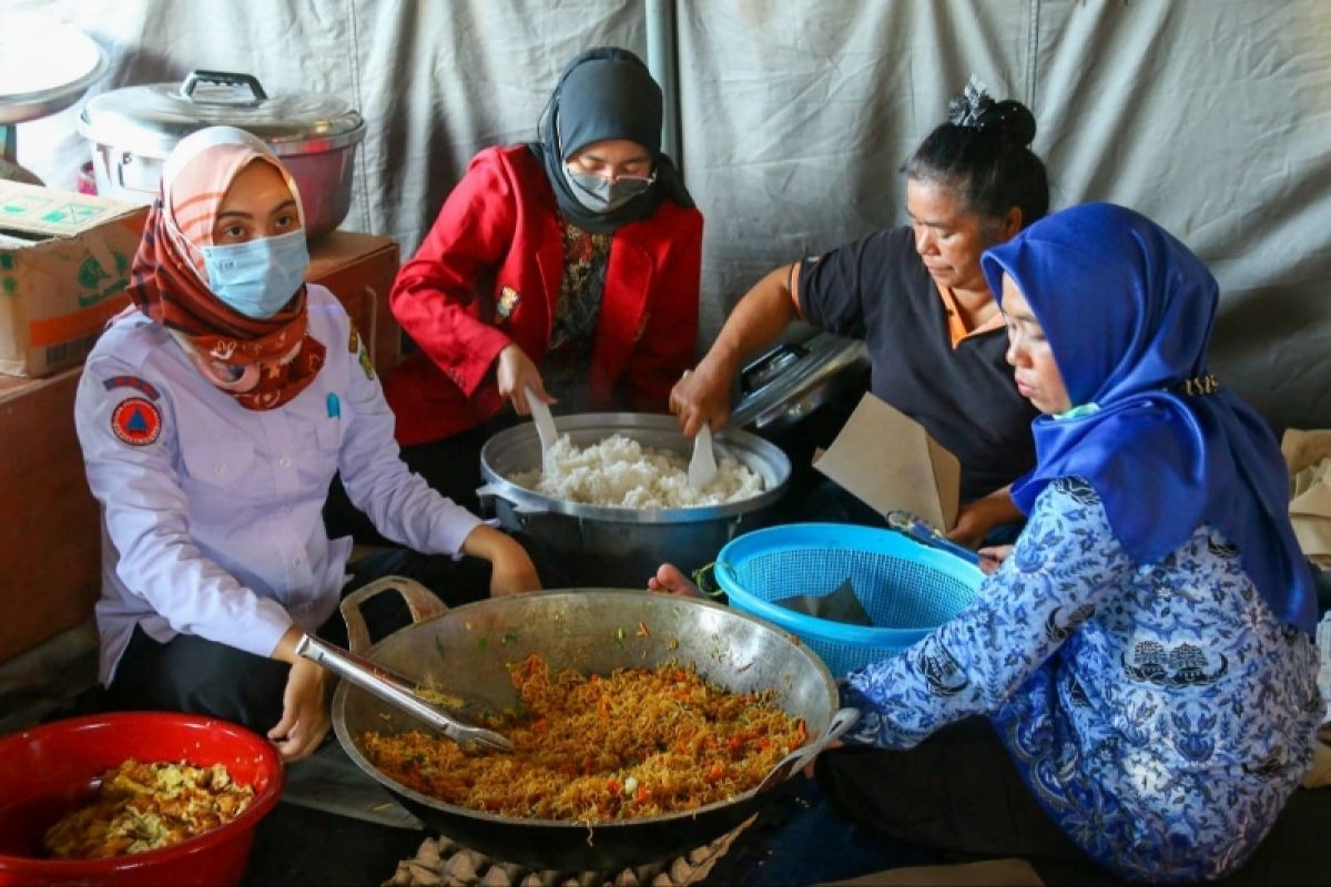 FISIP UMPR libatkan mahasiswa bantu korban banjir